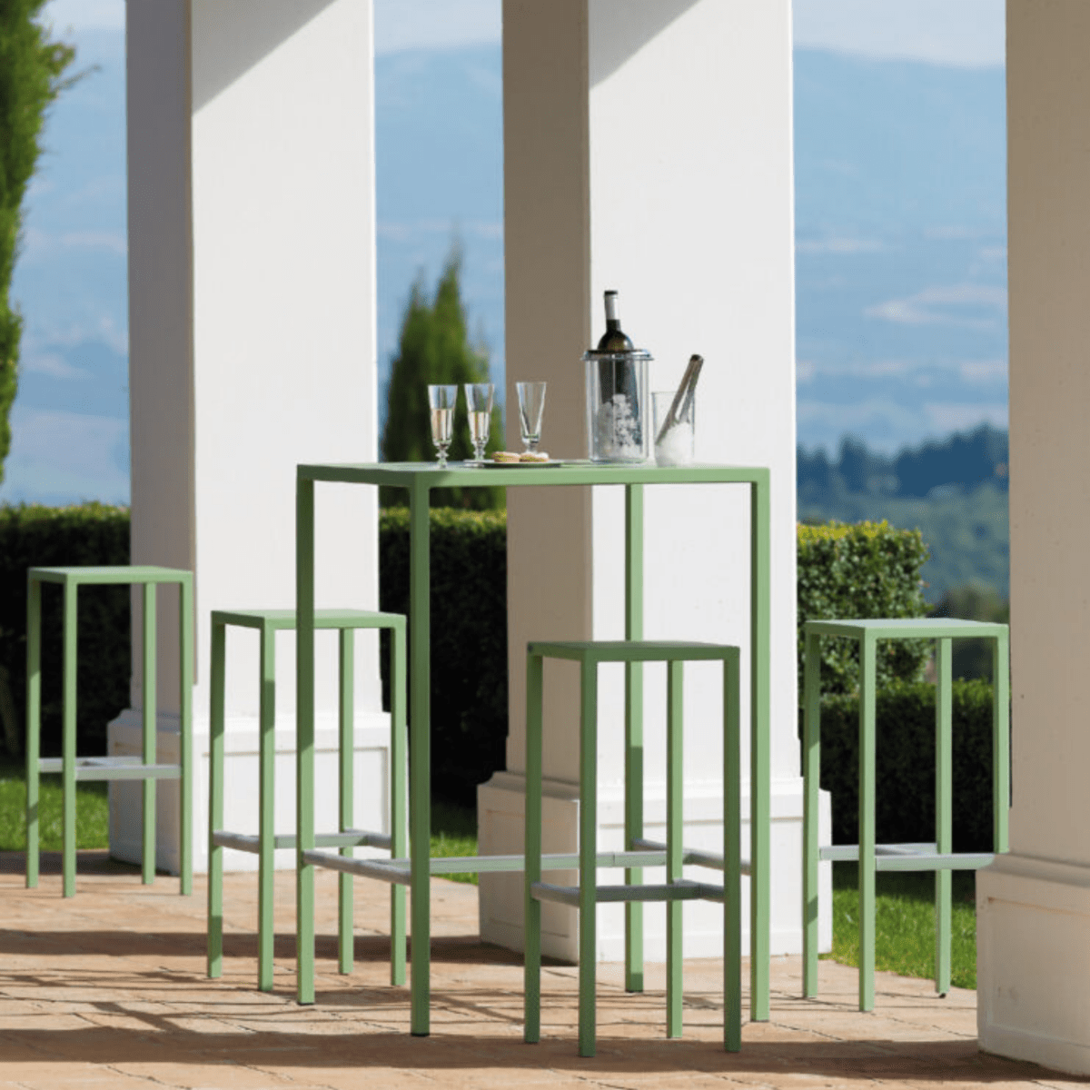 Set tavolo alto + 2 sgabelli in metallo "Seaside" da giardino moderno cm 60x60 110h - MondoViro