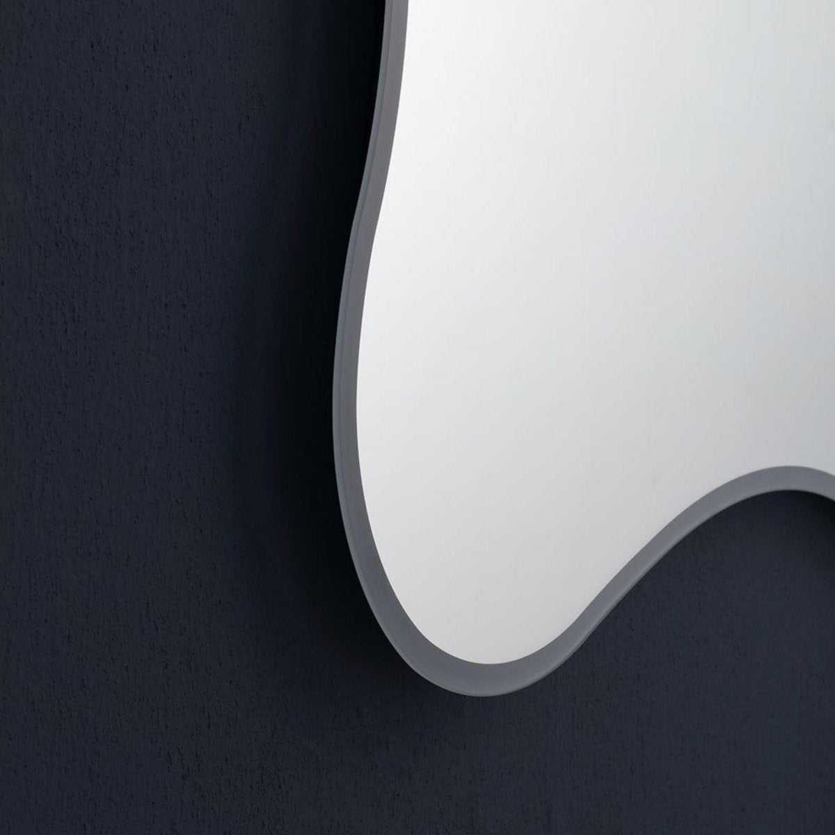 Specchio a led sagomato "Gresham" reversibile con cornice retroilluminata - MondoViro