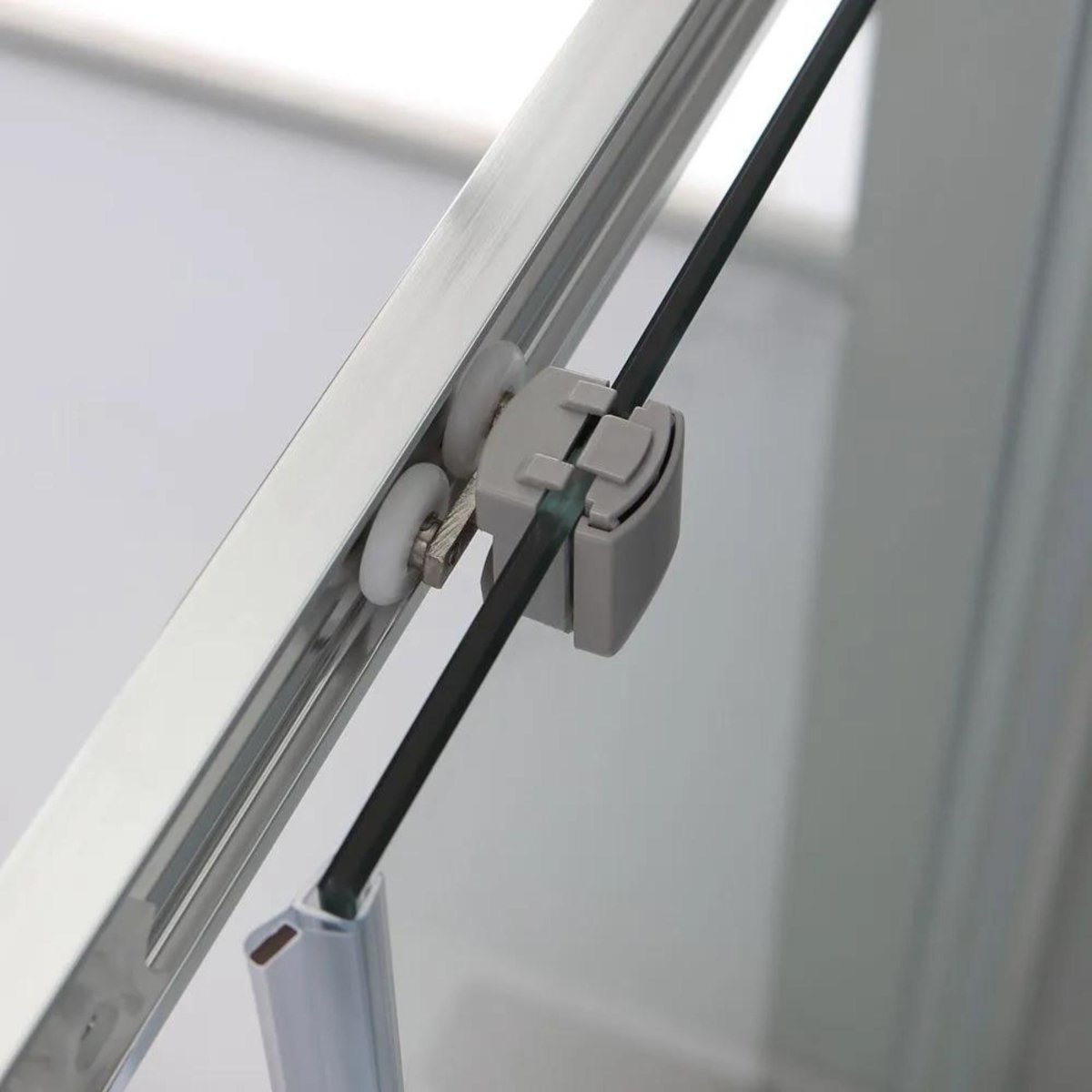 Box doccia quadrato con ante scorrevoli "Genova Two" in vetro temperato lucido h 185 cm - MondoViro
