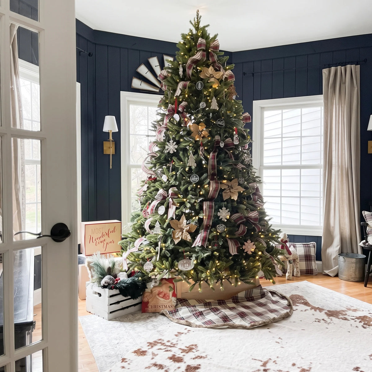 Albero di natale con Micro Led Incorporati "Aurora" 80% PE Effetto Real Touch