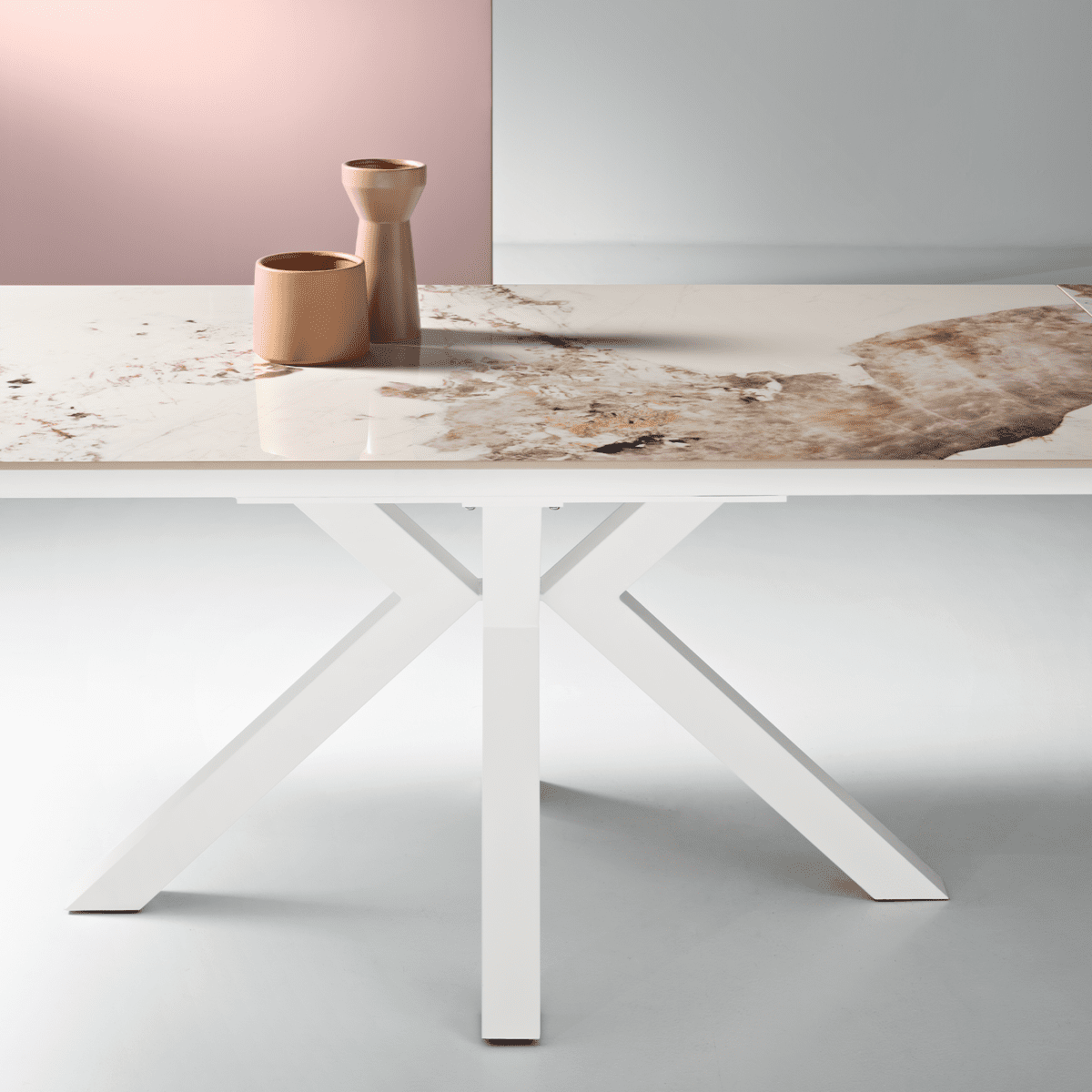 Tavolo allungabile "Korven" in pietra sinterizzata effetto marmo con 2 allunghe cm 160/240x91 74h - MondoViro