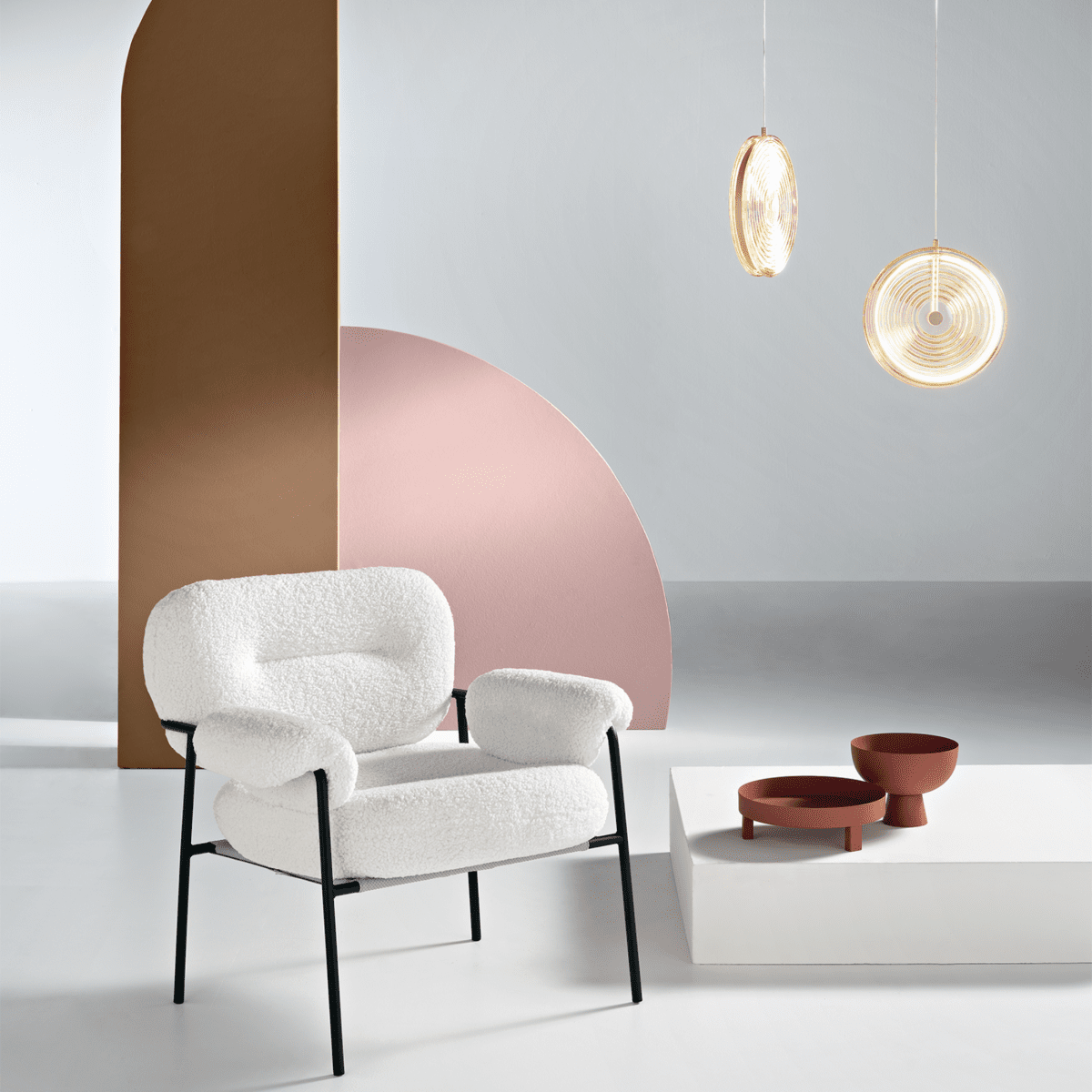 Poltrona moderna in tessuto bouclè "Mira" con struttura in metallo nero cm 80x79 75h - MondoViro