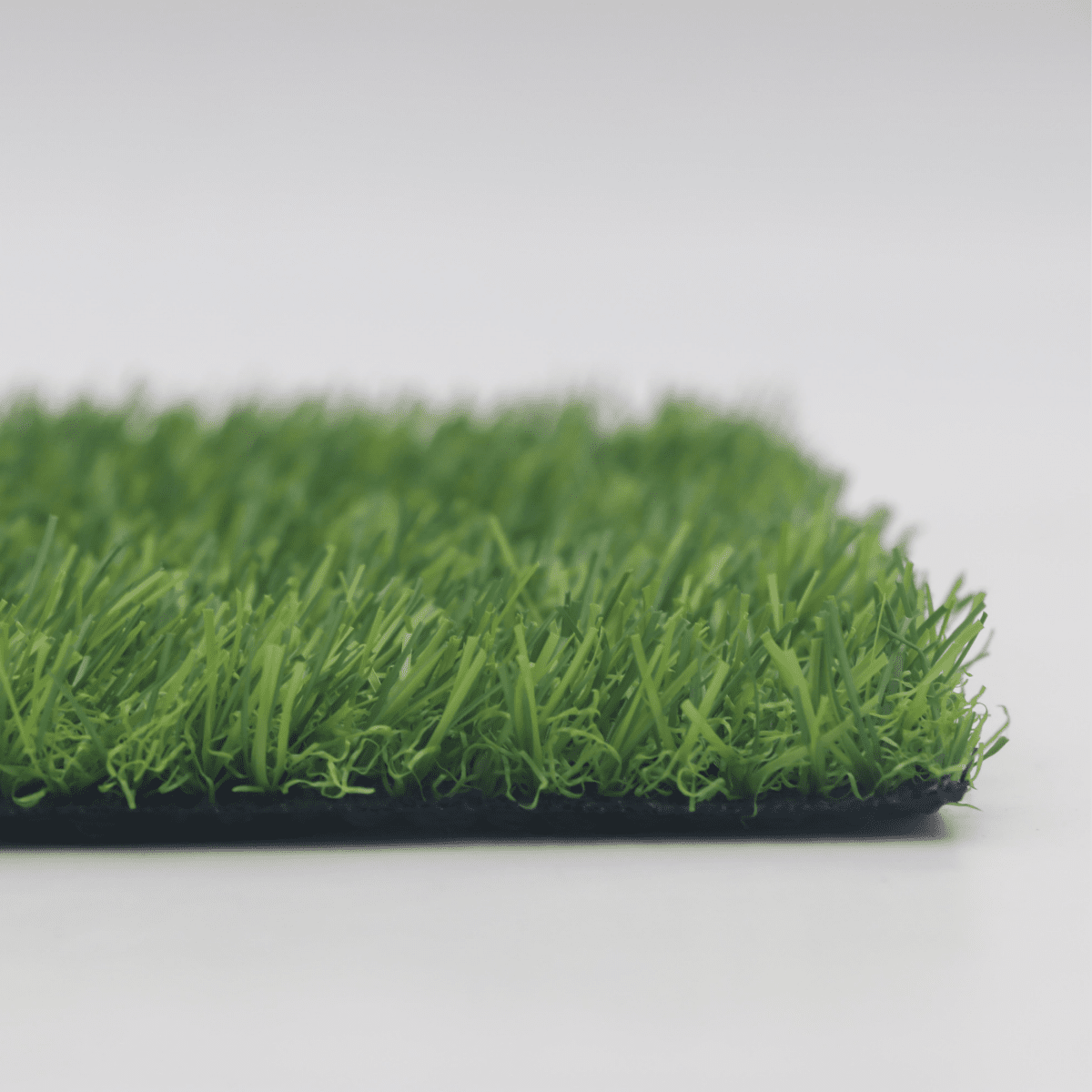 Erba sintetica verde per giardino "Happes" tappeto erboso drenante alta qualità - MondoViro