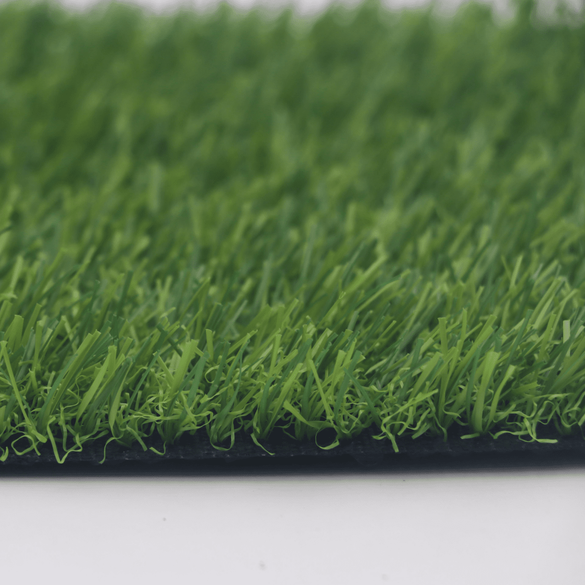 Erba sintetica verde per giardino "Happes" tappeto erboso drenante alta qualità - MondoViro