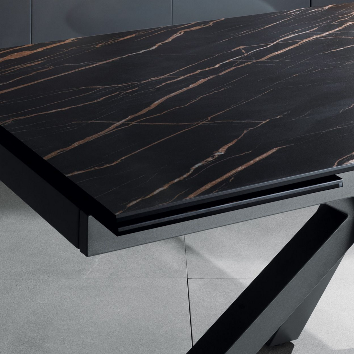 Tavolo allungabile "Daniel" piano su vetro temperato cm 160/240x90 76h