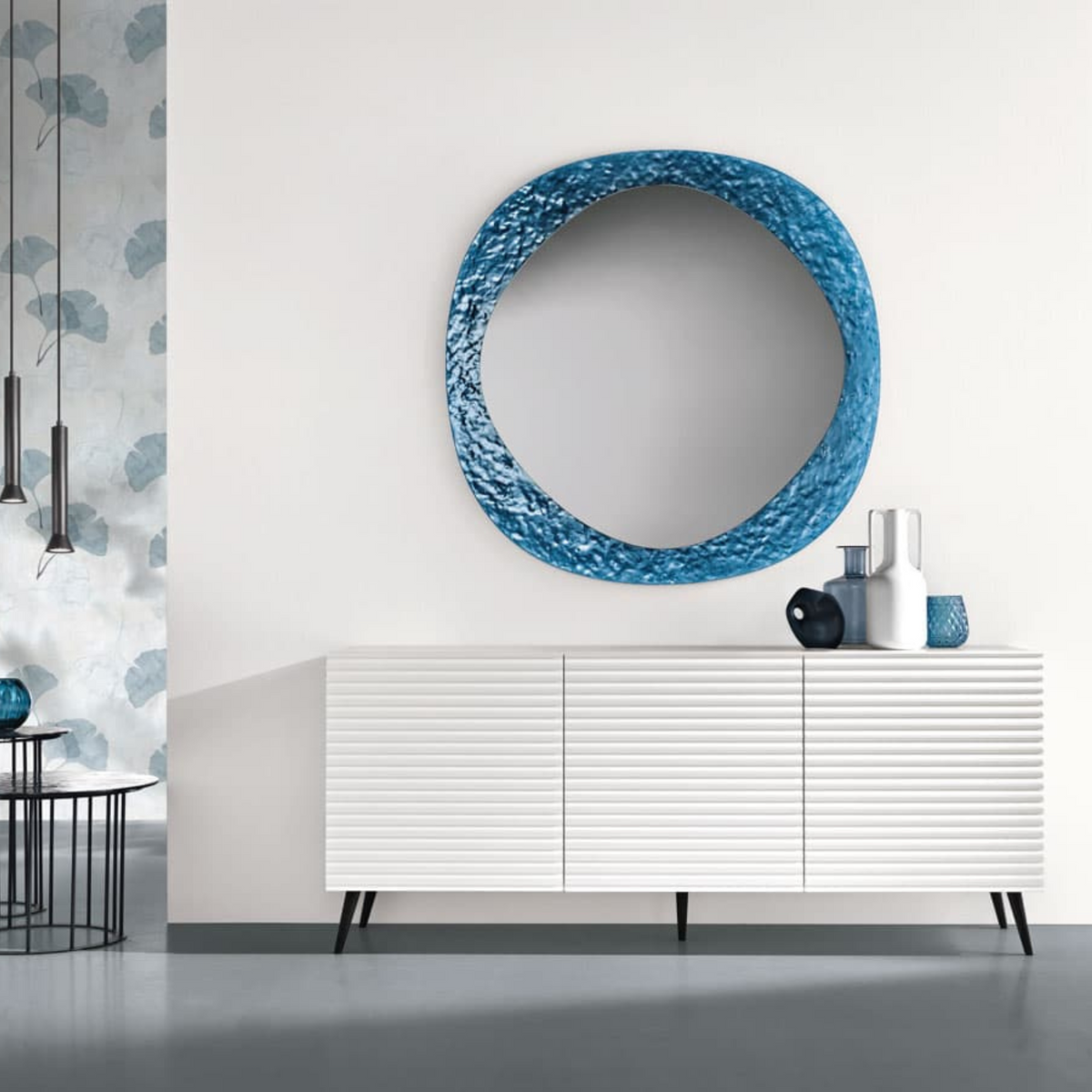 Madia moderna 3 ante già assemblata "Nadia" in legno laccato con 5 piedini cm 180x50 h80