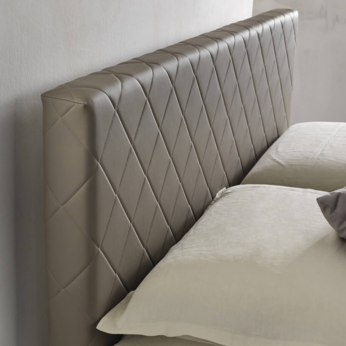 Letto contenitore "Rio" in  pelle vegan