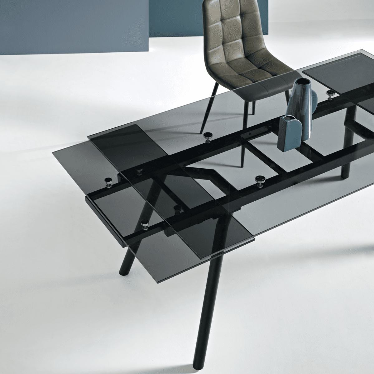 Tavolo allungabile "Rhea" con due allunghe e piano in vetro cm 160/240x90 76h - MondoViro