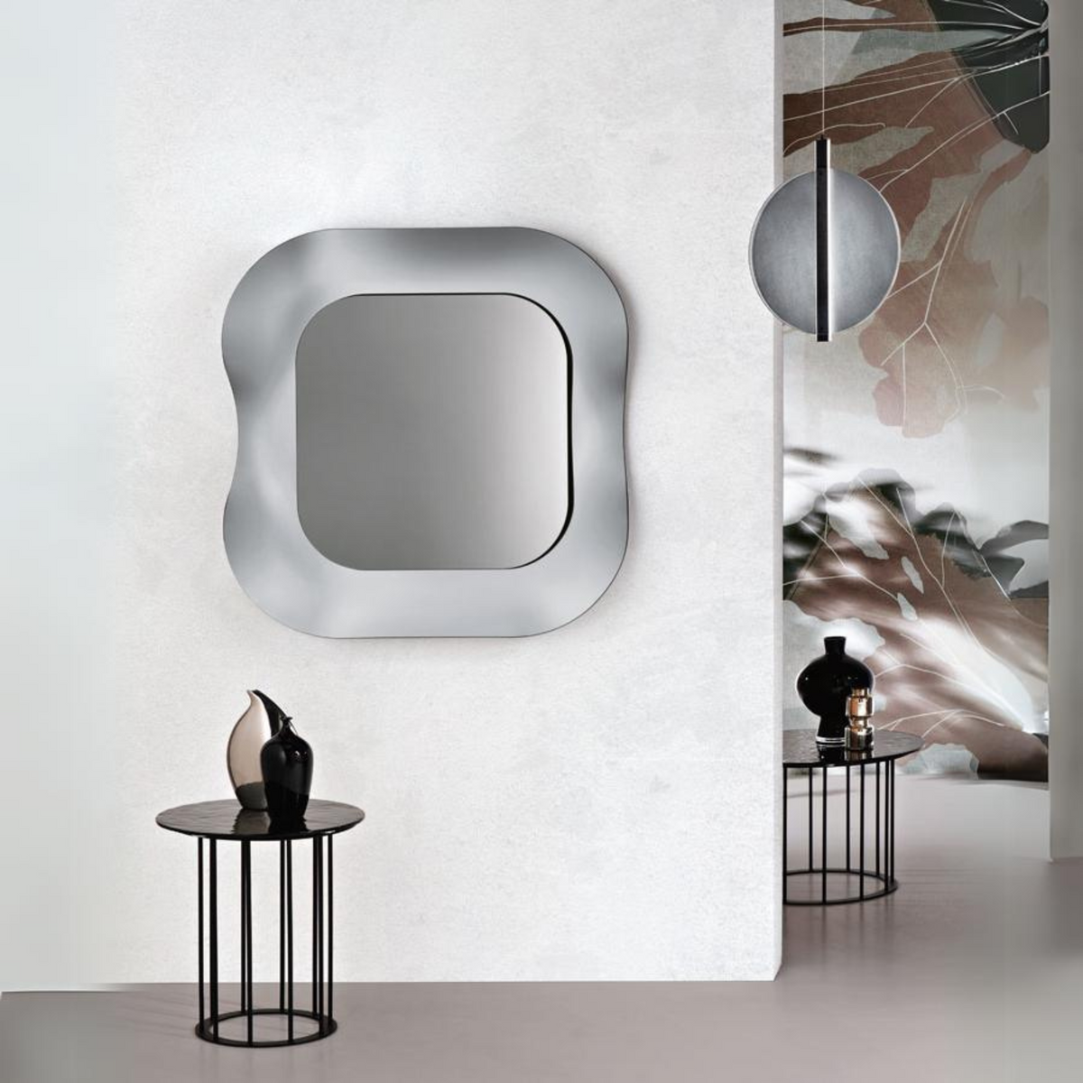 Specchio da parete moderno "Indi" con cornice in vetro fuso elegante