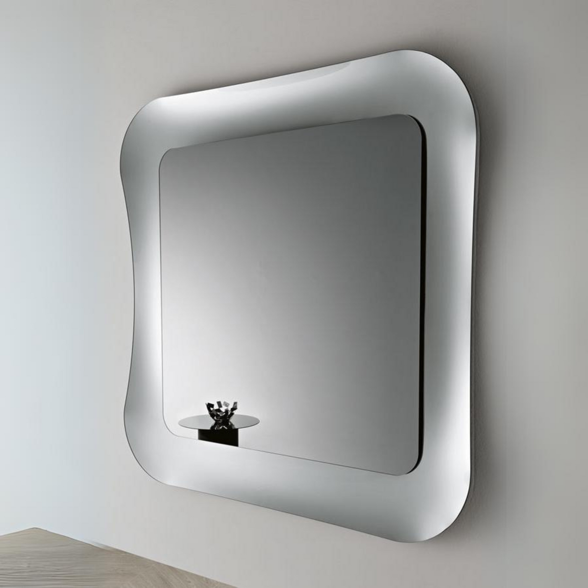 Specchio da parete moderno "Indi" con cornice in vetro fuso elegante