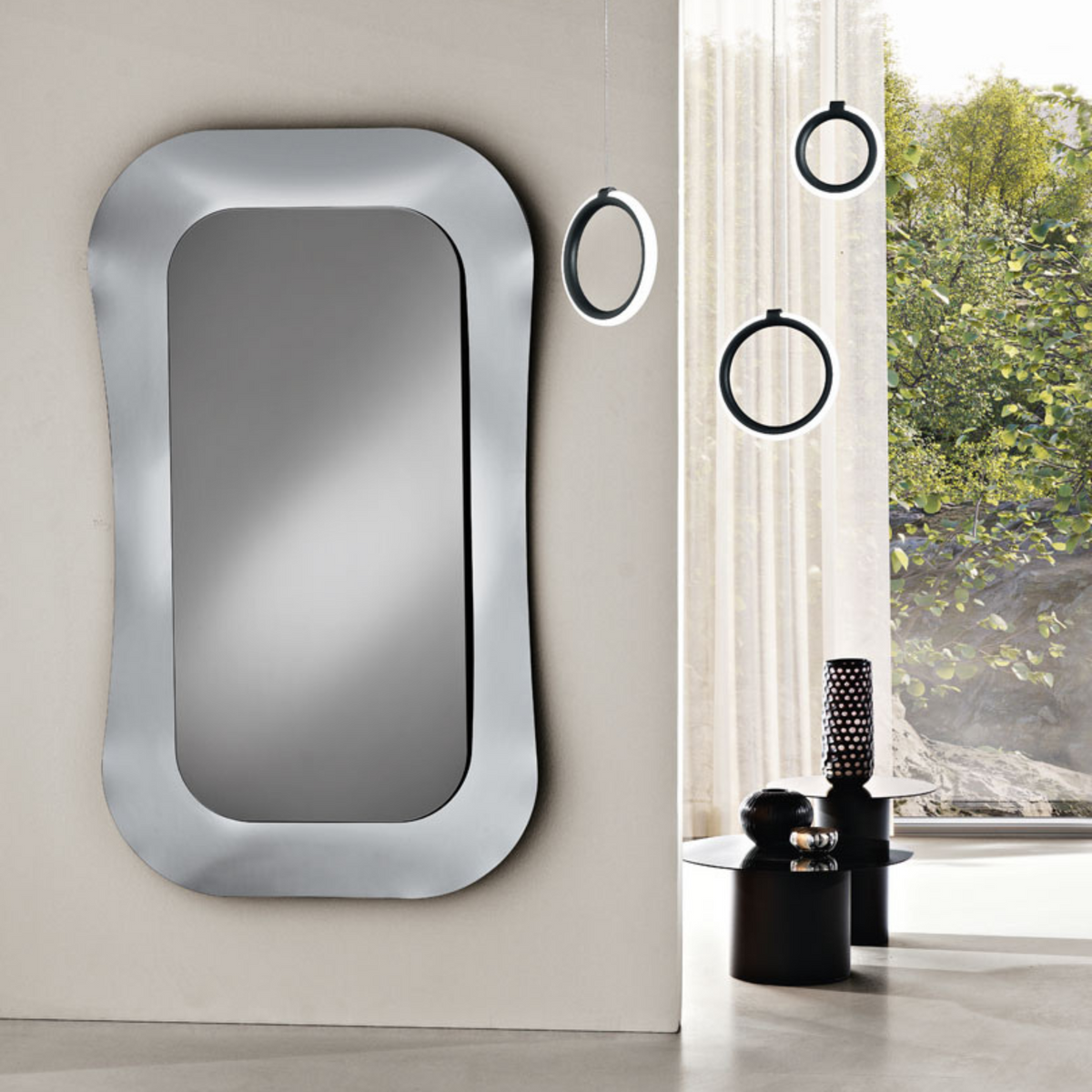 Specchio da parete moderno "Indi" con cornice in vetro fuso elegante