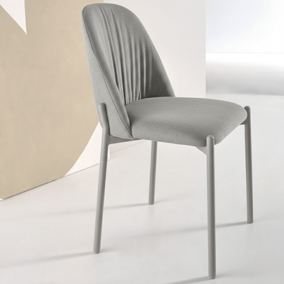 Set 4 sedie "Nova" imbottite in tessuto con struttura in metallo cm 47x56 86h