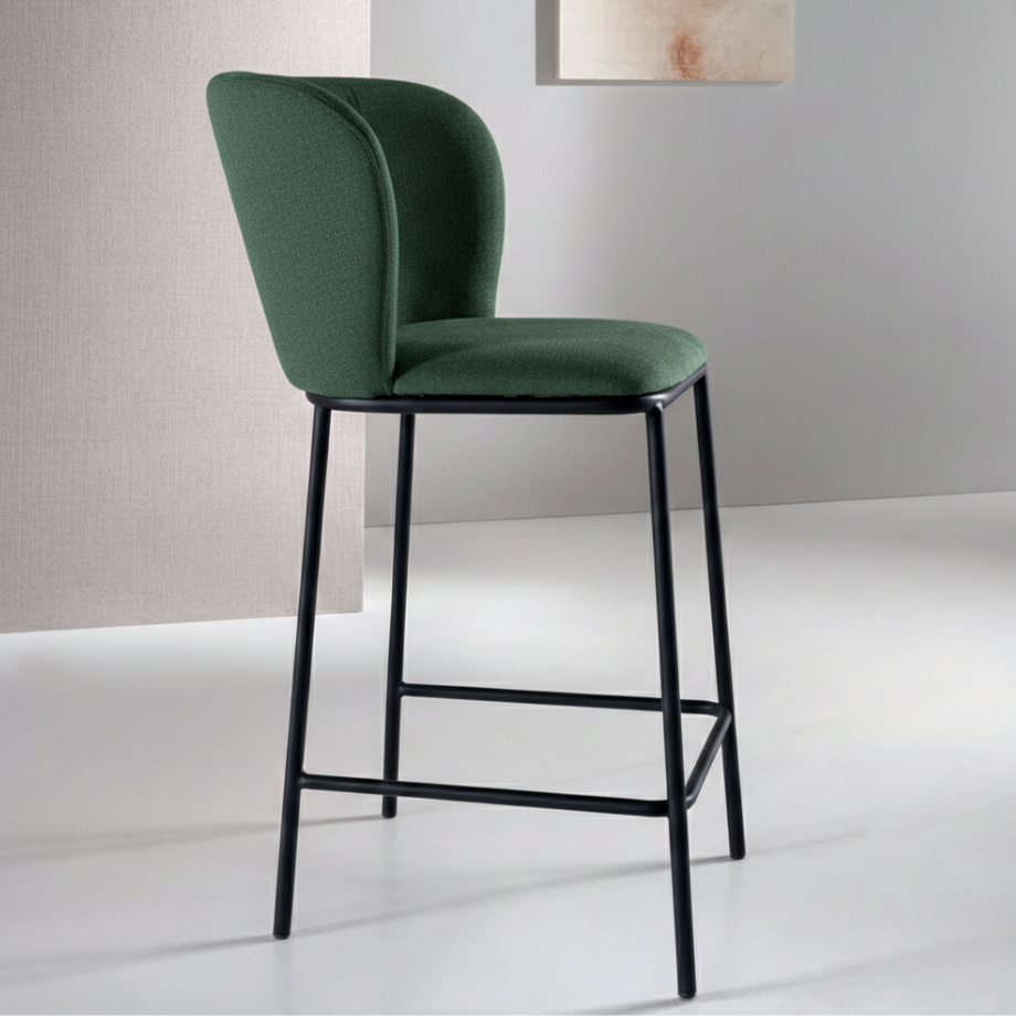 Set sgabelli fissi "Riva" dal design morbido e accogliente in tessuto cm 58x52 95h