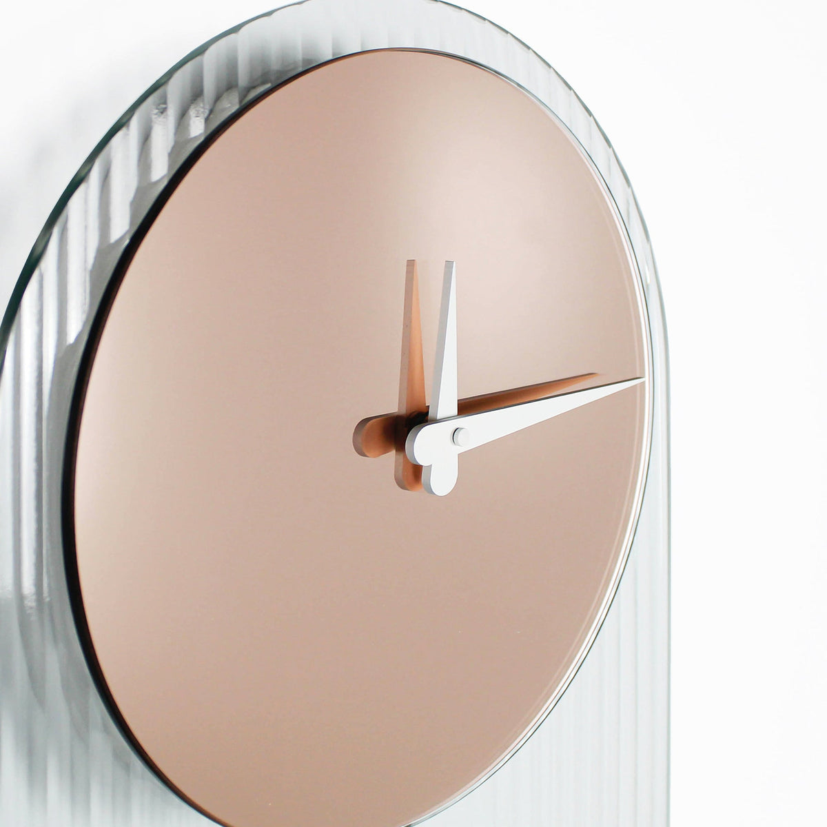 Orologio a pendolo di design "Londra" vetro cannettato e specchio rosato
